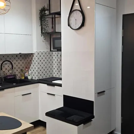 Burgund 2 Pokojowy Z Ogrodkiem Lub Ze Wspolna Kuchnia I Lazienka