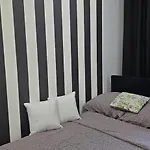 Burgund 2 Pokojowy Z Ogródkiem Lub Ze Wspólną Kuchnią I łazienką *