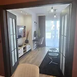 Burgund 2 Pokojowy Z Ogródkiem Lub Ze Wspólną Kuchnią I łazienką Apartament