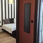 Burgund 2 Pokojowy Z Ogródkiem Lub Ze Wspólną Kuchnią I łazienką * Warszawa