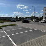 Apartament Burgund 2 Pokojowy Z Ogródkiem Lub Ze Wspólną Kuchnią I łazienką Warszawa