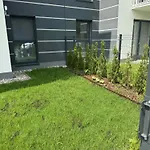 Apartament Burgund 2 Pokojowy Z Ogródkiem Lub Ze Wspólną Kuchnią I łazienką Warszawa