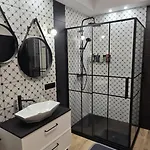 Burgund 2 Pokojowy Z Ogródkiem Lub Ze Wspólną Kuchnią I łazienką Apartament