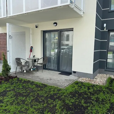 2 Pokojowy Z Ogrodkiem W Warszawie