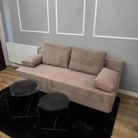 Burgund 2 Pokojowy Z Ogrodkiem Lub Ze Wspolna Kuchnia I Lazienka Διαμέρισμα Βαρσοβία