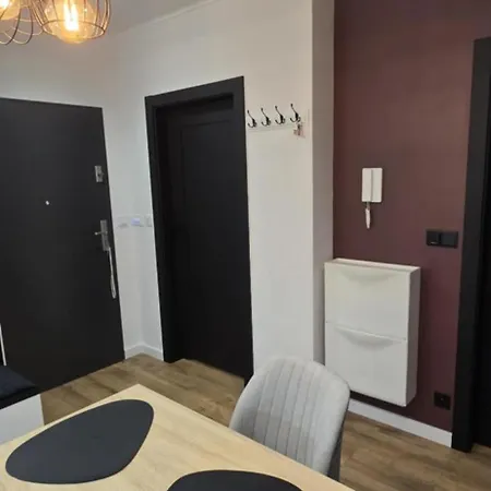 Burgund 2 Pokojowy Z Ogrodkiem Lub Ze Wspolna Kuchnia I Lazienka * Varsovie