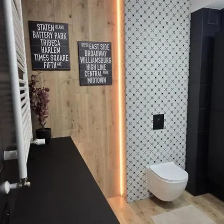 Appartement Burgund 2 Pokojowy Z Ogrodkiem Lub Ze Wspolna Kuchnia I Lazienka *