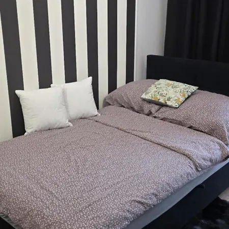 2 Pokojowy Z Ogrodkiem W Warszawie Apartment