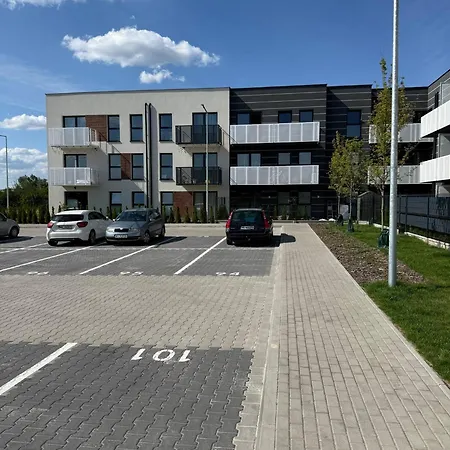 Appartement Burgund 2 Pokojowy Z Ogrodkiem Lub Ze Wspolna Kuchnia I Lazienka