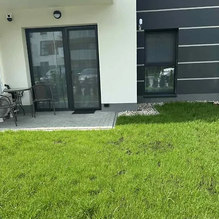 Burgund 2 Pokojowy Z Ogrodkiem Lub Ze Wspolna Kuchnia I Lazienka Appartement