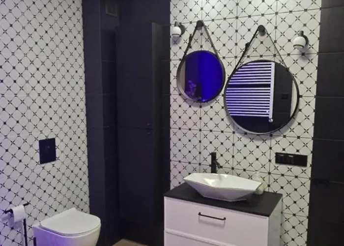 Burgund 2 Pokojowy Z Ogrodkiem Lub Ze Wspolna Kuchnia I Lazienka Apartment *