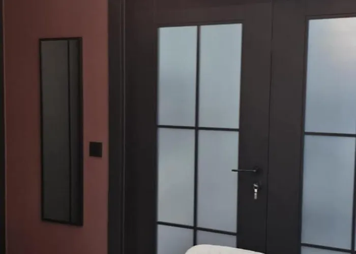 Burgund 2 Pokojowy Z Ogrodkiem Lub Ze Wspolna Kuchnia I Lazienka * Warschau