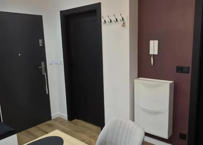 Burgund 2 Pokojowy Z Ogrodkiem Lub Ze Wspolna Kuchnia I Lazienka * Warschau