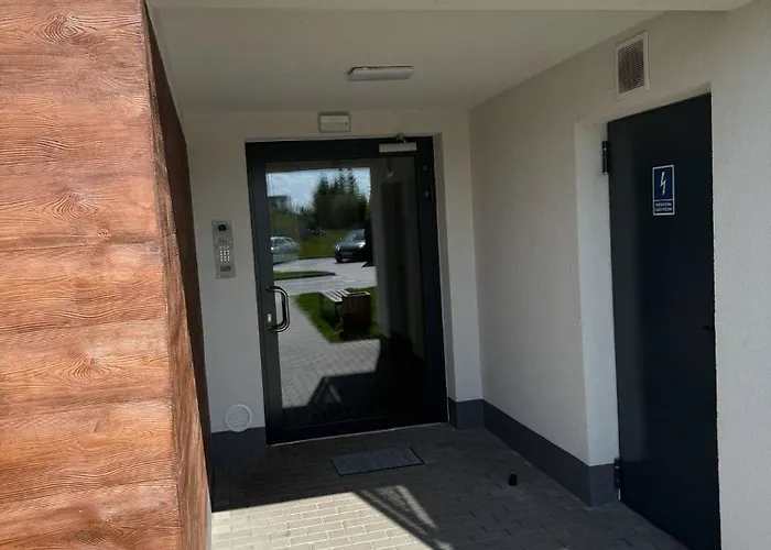 Burgund 2 Pokojowy Z Ogrodkiem Lub Ze Wspolna Kuchnia I Lazienka Warschau