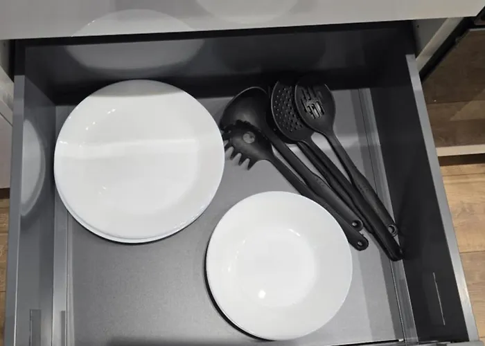 Burgund 2 Pokojowy Z Ogrodkiem Lub Ze Wspolna Kuchnia I Lazienka Apartment *