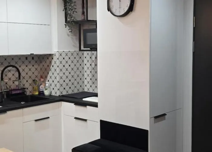 Burgund 2 Pokojowy Z Ogrodkiem Lub Ze Wspolna Kuchnia I Lazienka