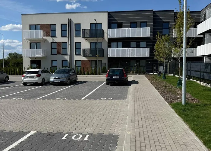 Apartment Burgund 2 Pokojowy Z Ogrodkiem Lub Ze Wspolna Kuchnia I Lazienka