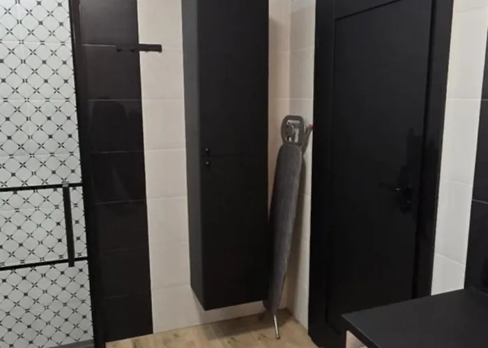 Burgund 2 Pokojowy Z Ogrodkiem Lub Ze Wspolna Kuchnia I Lazienka *