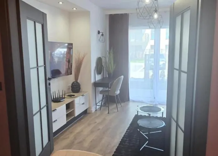 Burgund 2 Pokojowy Z Ogrodkiem Lub Ze Wspolna Kuchnia I Lazienka Apartman