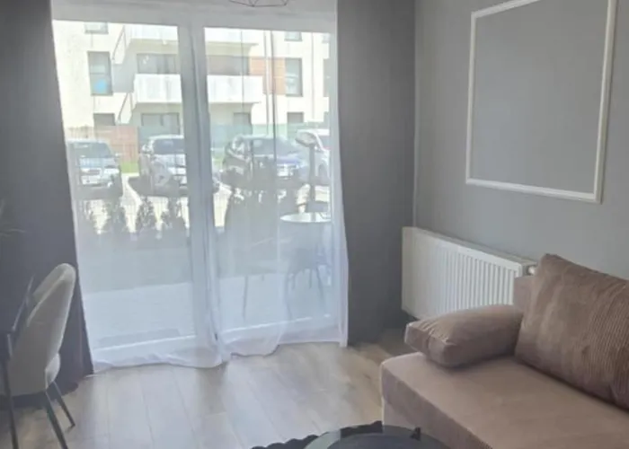 Burgund 2 Pokojowy Z Ogrodkiem Lub Ze Wspolna Kuchnia I Lazienka Apartman