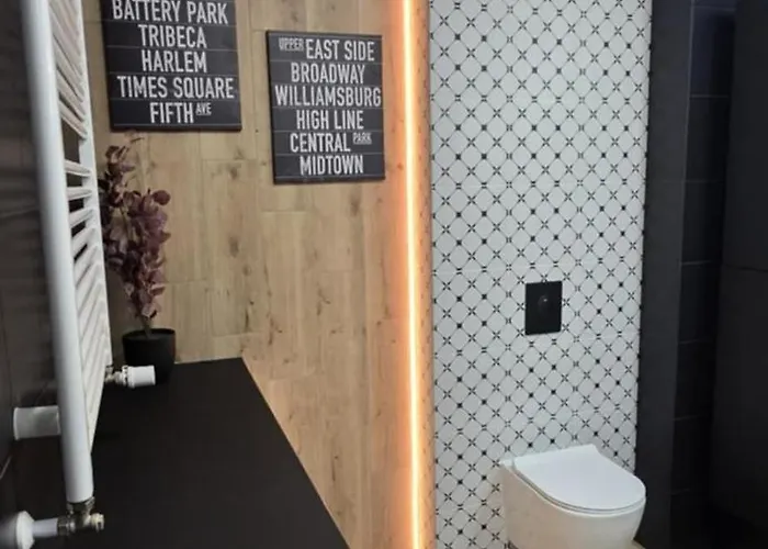 Apartman Burgund 2 Pokojowy Z Ogrodkiem Lub Ze Wspolna Kuchnia I Lazienka *