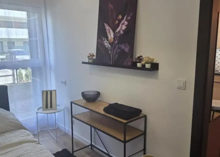 Burgund 2 Pokojowy Z Ogrodkiem Lub Ze Wspolna Kuchnia I Lazienka