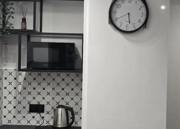 Burgund 2 Pokojowy Z Ogrodkiem Lub Ze Wspolna Kuchnia I Lazienka