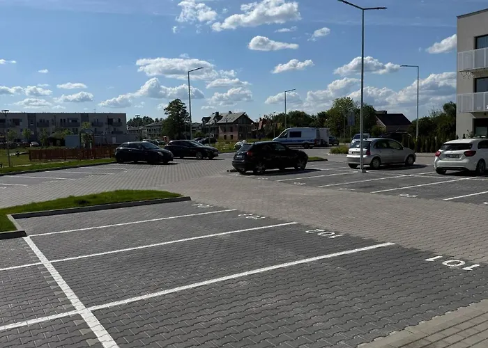 Apartman Burgund 2 Pokojowy Z Ogrodkiem Lub Ze Wspolna Kuchnia I Lazienka Varsó