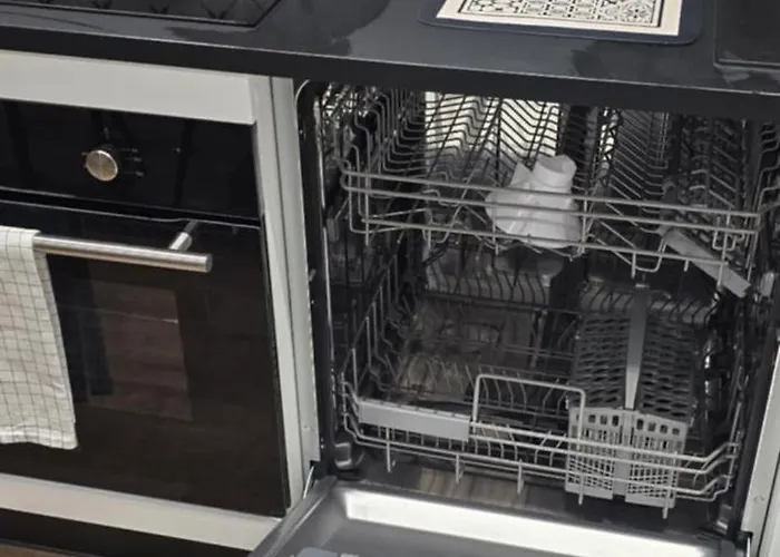 Burgund 2 Pokojowy Z Ogrodkiem Lub Ze Wspolna Kuchnia I Lazienka Apartman Varsó