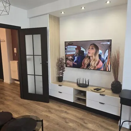 Burgund 2 Pokojowy Z Ogrodkiem Lub Ze Wspolna Kuchnia I Lazienka *